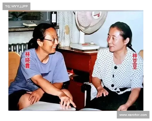 林豆豆现身四野子弟聚会,拄拐杖的她展示坚韧不屈的精神风貌(林豆豆老公是谁) 林豆豆现身四野子弟聚会,拄拐杖的她展示坚韧不屈的精神风貌(林豆豆老公是谁)