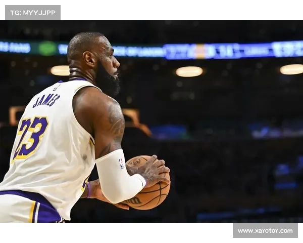 湖人队力压对手,展现季后赛争夺决心 湖人队力压对手,展现季后赛争夺决心