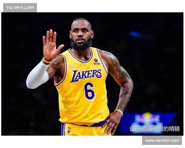 马刺队抢下关键篮板,稳住领先优势 马刺队抢下关键篮板,稳住领先优势